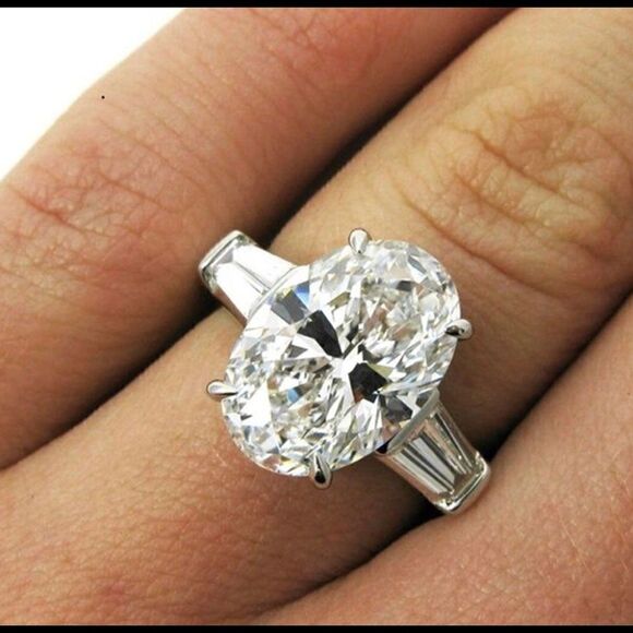 💎 New sparkling oval white sapphire ring 💎 - Picture 4 of 6